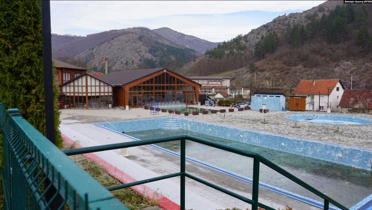 Konfiskohen produkte të mishit në kompleksin “Rajska Banja” në Zveçan