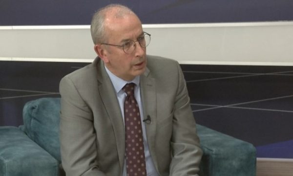 Shefi i OSBE’së: E papranueshme që nuk po zbatohet vendimi i Gjykatës Kushtetuese për Manastirin e Deçanit