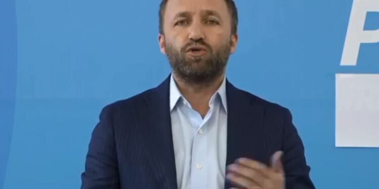 Tahiri: Kurti i lejoi korridor tërheqjeje Radojçiqit, pasi u koordinua me të përmes Kusari-Lilës