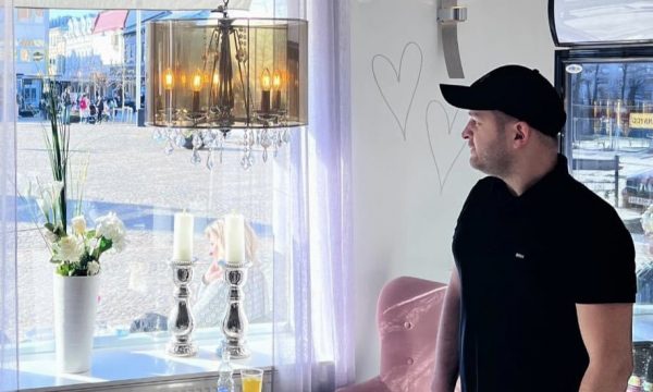Pronari i kafeterisë Leja’s Café, Baki Shahini flet për raportet me Naim Murselin e Liridona Ademajn që punonte aty