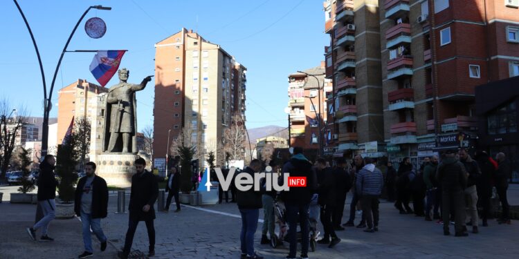 Protestë në veri të Mitrovicës, kërkohet lejimin e hyrjes së mallrave nga Serbia në Kosovë (Foto/Video)