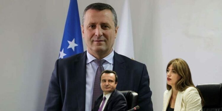 Tërheqja e urdhër-arrestit ndaj Radojiçiqit, Kurti e Haxhiu vazhdojnë përplasjet me Blerim Isufajn