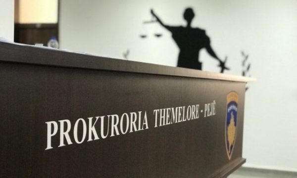 Prokuroria konfirmon caktimin e paraburgimit për dy të dyshuarit për dhunimin e 23 vjeçares në Pejë