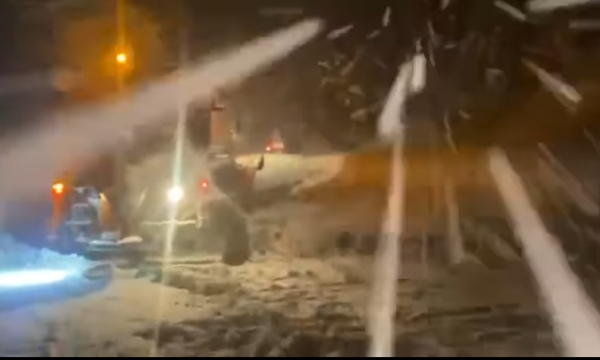 Viset malore mbulohen nga bora e dendur, kamionët për pastrim aktivizohen