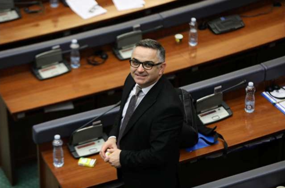 Tahiri me diagnozë për shumicën: Dështim në ekonomi, katrahurë në diplomaci…