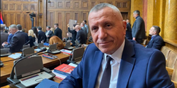 Shaip Kamberi feston fitoren e tij me thënien e Muhamed Alisë: Sa herë që hyja në ring, audienca donte të më vrisnin