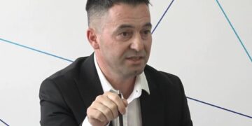 Buzhala godet PDK-në: ‘Po devijojnë nga rruga e Hashim Thaçit’