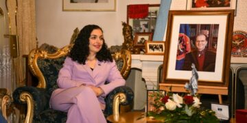 Osmani përkujton Rugovën në ditën e lindjes së tij: Liria është e lidhur edhe me jetën e një njeriu