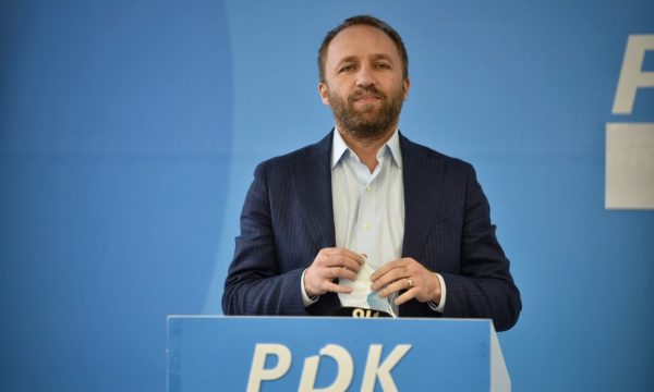 Tahiri: Kurti po ankohet për Radoiçiqin, por e la të ikte derisa e përcillte me dron në kohë reale
