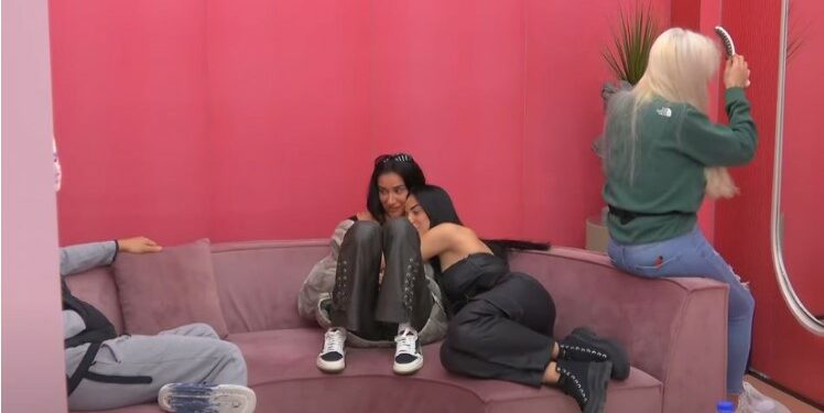 Alby dhe Kaderi puthen mes vete, Blerando nuk përmbahet