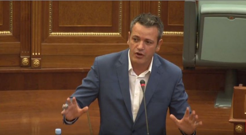 Gashi: Rezultatet e Kurtit të tjerët s’i shohin as në ëndërr, sepse do të përfundonin në ankth kolektiv