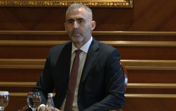 Besnik Berisha ia mësyn Odës së Avokatëve, kandidon për kryetar