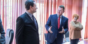 Kurti në Trust, ZKM: Vizita e parë e një kryeministri aty nga pavarësia