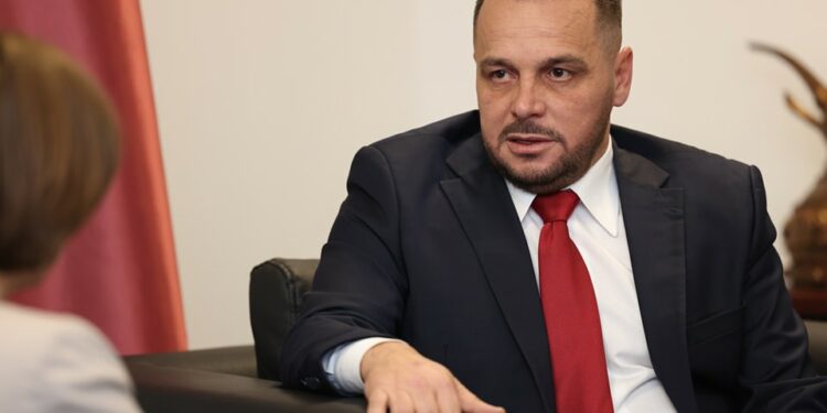 Maqedonci: 239 milionë euro investime në armatim, rritje të ushtarakëve