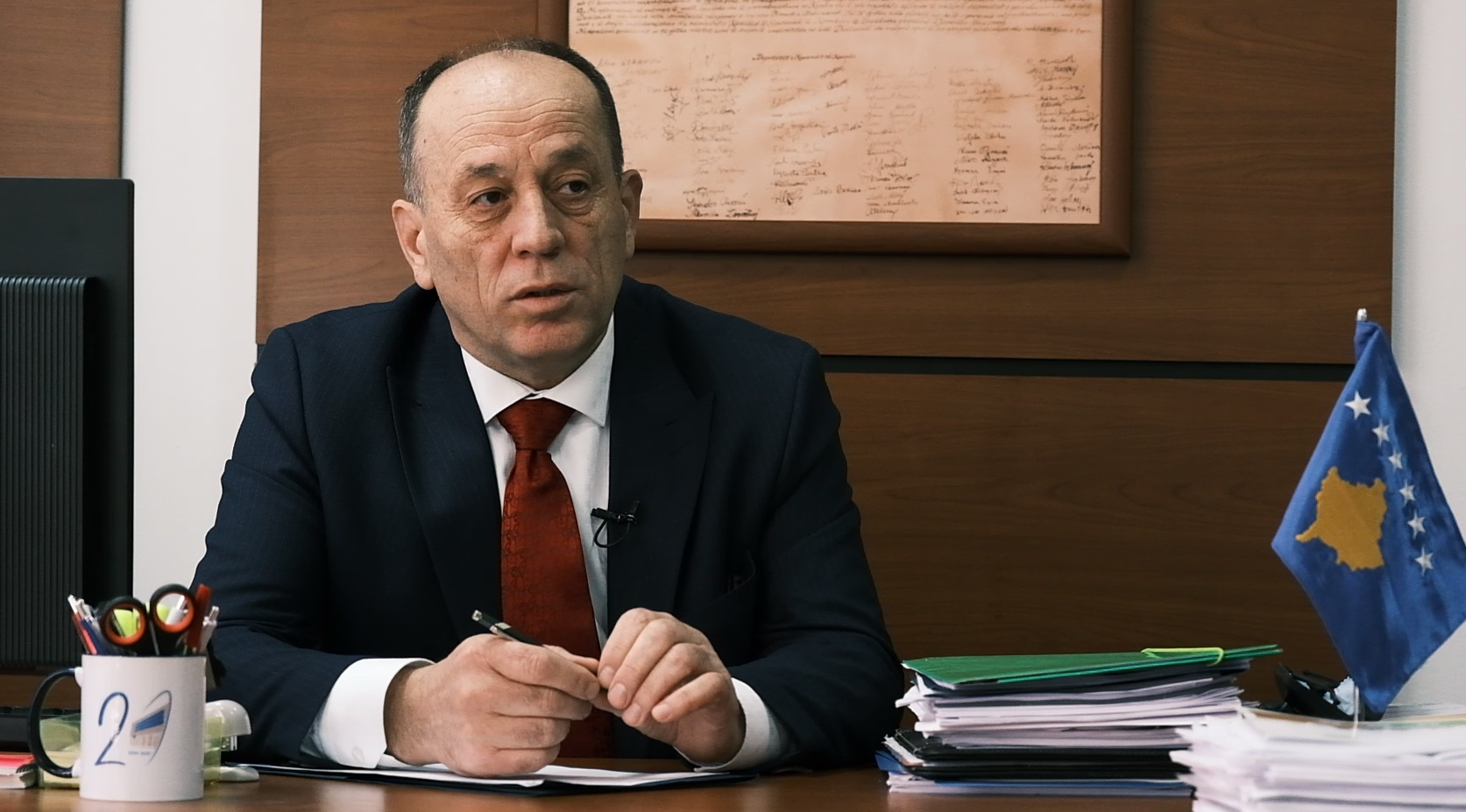 Shala: Shpifjet në drejtim timin dhe familjes nuk kalojnë, është e ulët kur del nga kabineti dhe njerëz të afërt të Kurtit