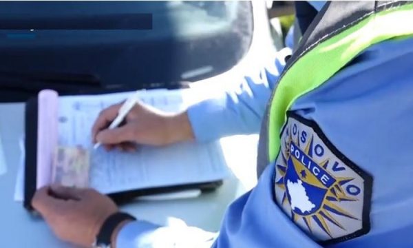 Brenda 24 orëve Policia ka shqiptuar gjoba ndaj 2 352 personave