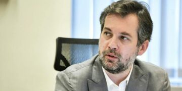 Ministri Çeku: Vitin e ardhshëm caktohet lokacioni dhe nis ndërtimi i stadiumit nacional