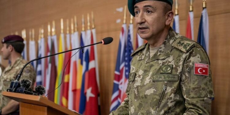 Komandanti i KFOR-it: NATO është fuqishëm e përkushtuar për sigurinë në Kosovë