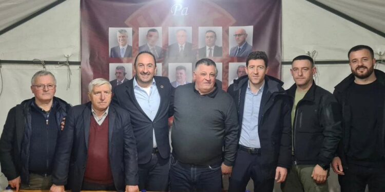 Liburn Aliu i shkon për vizitë Nasim Haradinajt pas lirimit nga Specialja