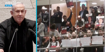 Netanyahu “sulmohet” nga familjet e pengjeve teksa mbante fjalimin