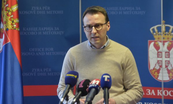 Siç pritej, Petkoviq e mohon që Serbia po përgatitet për një sulm në Kosovë