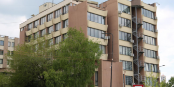 Prokuroria Speciale e fton serbin e akuzuar për krime lufte që të paraqitet në gjykatë
