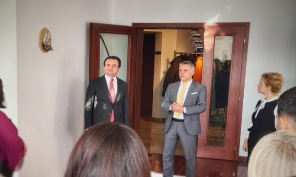 Rohde falënderon Kosovën për strehimin e gazetarëve ukrainas dhe afganë