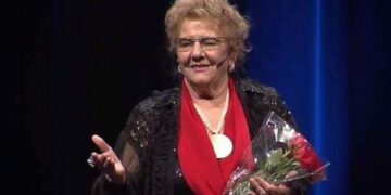 Tinka Kurti feston 91-vjetorin e lindjes