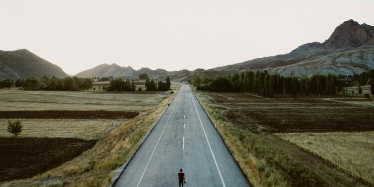 Nuk jeni në një lidhje dhe nuk keni me kë të udhëtoni? Qytetet më të mira në Evropë për beqarët, përfshihet edhe Tirana