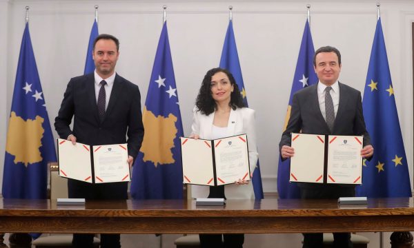 Qeveria pret që aplikimi i Kosovës për anëtarësim në BE të ecë përpara pas 1 janarit