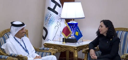 Osmani takohet me kryeministrin e Katarit, diskutuan për forcimin e bashkëpunimit në mes dy vendeve