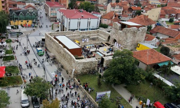 Disa të dyshuar tentuan ta rrëmbejnë një person në Vushtrri, Policia jep detaje