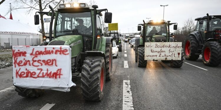 Pamje nga protesta e bujqve në Gjermani