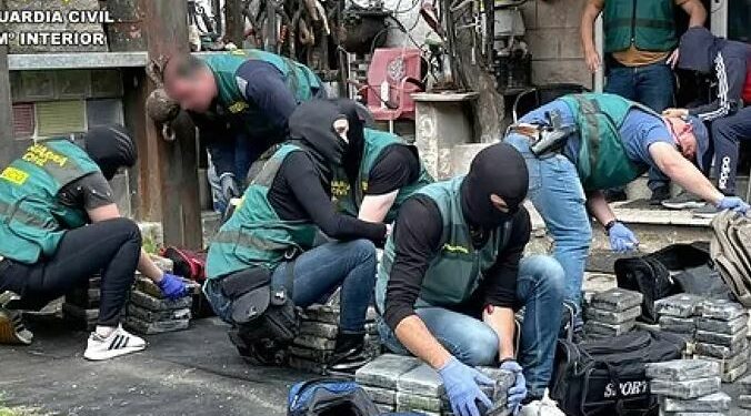Kapen 142 kg kokainë në Spanjë, tre të arrestuar, mes tyre një shqiptar