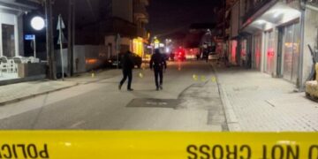 Policia jep detaje për plagosjen e mbrëmshme në Prishtinë: Kishte të shtëna me armë mes katër personave, dy janë arrestuar e dy të tjerë në arrati