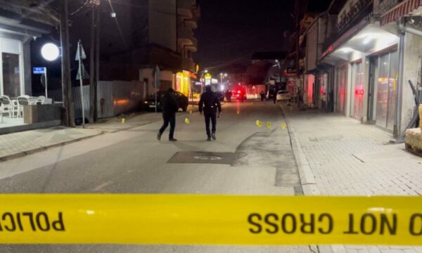 Policia jep detaje për plagosjen e mbrëmshme në Prishtinë: Kishte të shtëna me armë mes katër personave, dy janë arrestuar e dy të tjerë në arrati