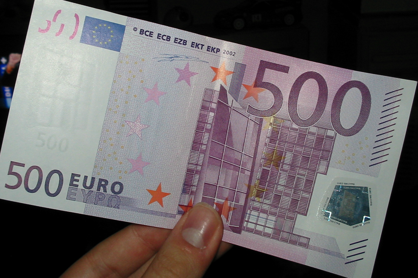 Prishtinasja has në kartëmonedhë 500 euro false, policia nis hetimet