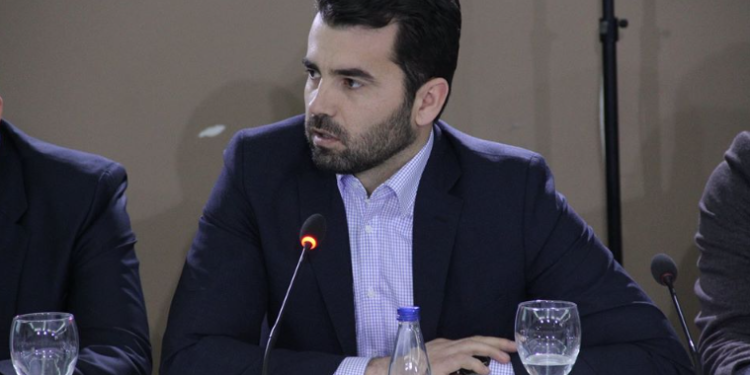 Demi: Familjet në Kosovë po marrin kredi për t’i mbuluar borxhet ose për ta kaluar muajin