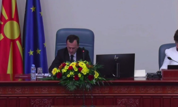 Nis seanca e Kuvendit të Maqedonisë së Veriut për votimin e qeverisë së Talat Xhaferit