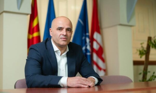 Dimitar Kovaçevski dorëzoi dorëheqjen nga pozita e kryeministrit