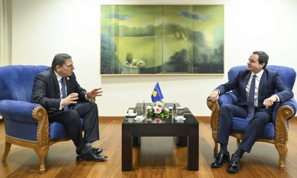 Kurti: Thellësisht i shqetësuar pas raportimeve se Sanduloviq është paralizuar pas rrahjeve të rënda nga shërbimi sekret serb