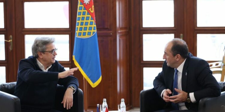 Hekurudha që pritet ta lidhë Shqipërinë me Kosovën do i kushtojë 700 milionë qeverisë së Edi Ramës
