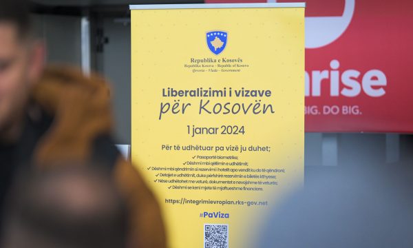 Serbët pa pasaporta s’munden në Schengen, diplomati kosovar: Marrim përgjegjësi veç për shtetasit me dokumente të Kosovës