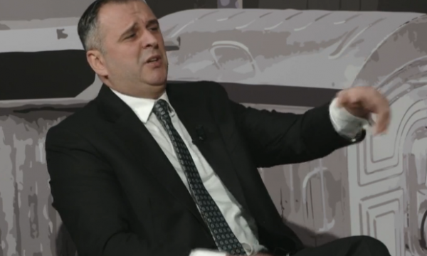 Bajqinovci: Raportet e BE-së tregojnë që Qeveria Kurti është e pa korruptuar, PDK-LDK- AAK ishin zi e më zi