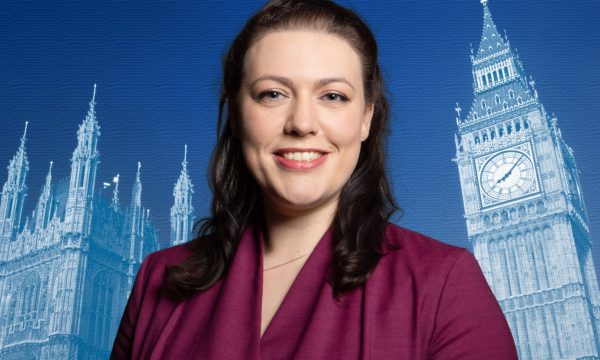 Alicia Kearns i gëzohet ardhjes së David Cameronit në Kosovë: Është koha që ne ta gjejmë forcën dhe zërin tonë për këtë shtet