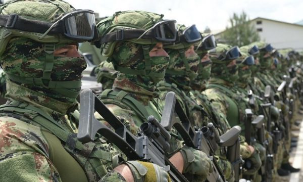 Analistët flasin për kthimin e shërbimit të detyrueshëm ushtarak në Serbi dhe rrezikun për Kosovën