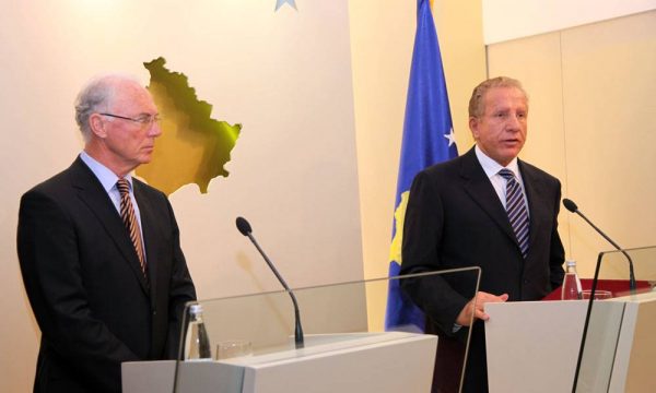 Beckenbauer në vendin tonë para 12 vitesh, i kërkohej ndihmë që Kosova të bëhej pjesë e UEFA’s dhe FIFA’s