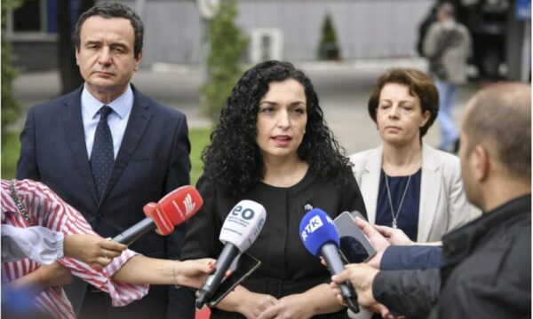 Kosova rreshtohet me SHBA dhe Mbretërinë e Bashkuar që kanë nisur sulme kundër rebelëve në Detin e Kuq