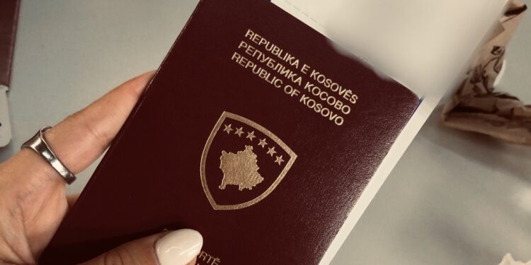 Për vetëm një muaj, mbi 225 mijë qytetarë udhëtuan me aeroplan