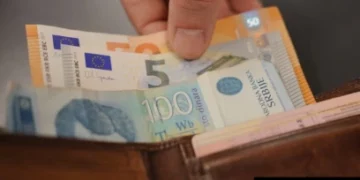 Kosova e ndalon dinarin serb të operojë, BQK: Pagesat në Kosovë do të kryhen vetëm me euro